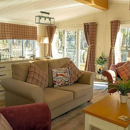 Hotel Hollicarrs - Waters Edge