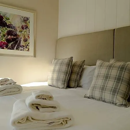 Hollicarrs - Waters Edge 5* Selby