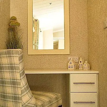 Hollicarrs - Waters Edge Hotel